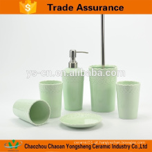 Nova bela porcelana eco-friendly conjunto de banho com alívio verde